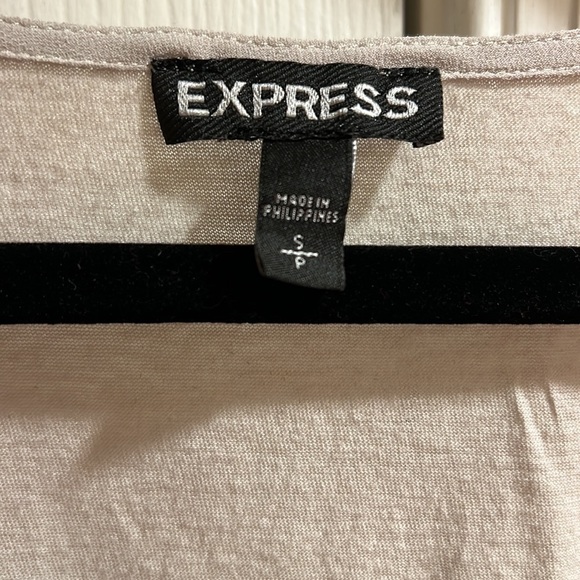 Express Women’s Size Small Cream Blouse - Picture 2 of 5